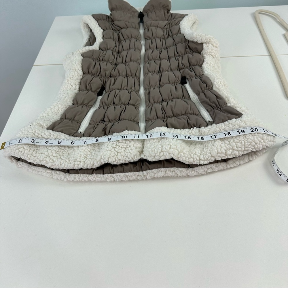 Calvin Klein Performance Size XL Taupe Puffy Vest With Cream Faux Shearling - Picture 16 of 16